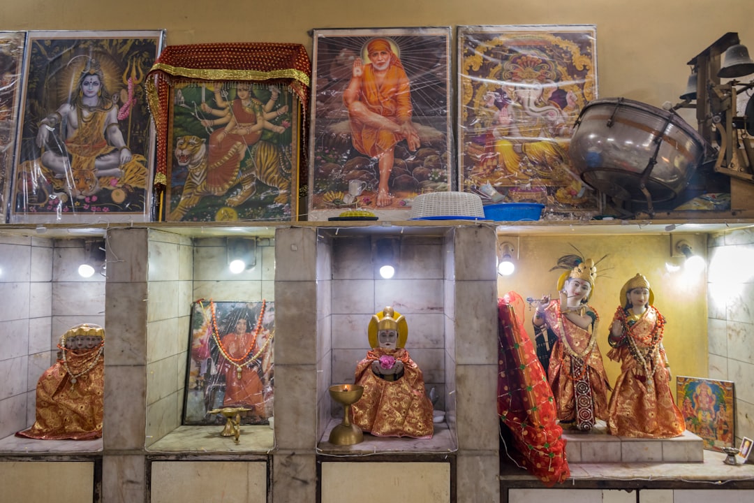 Hindoestaanse scheldwoorden: taal, uitdrukkingen en cultuur